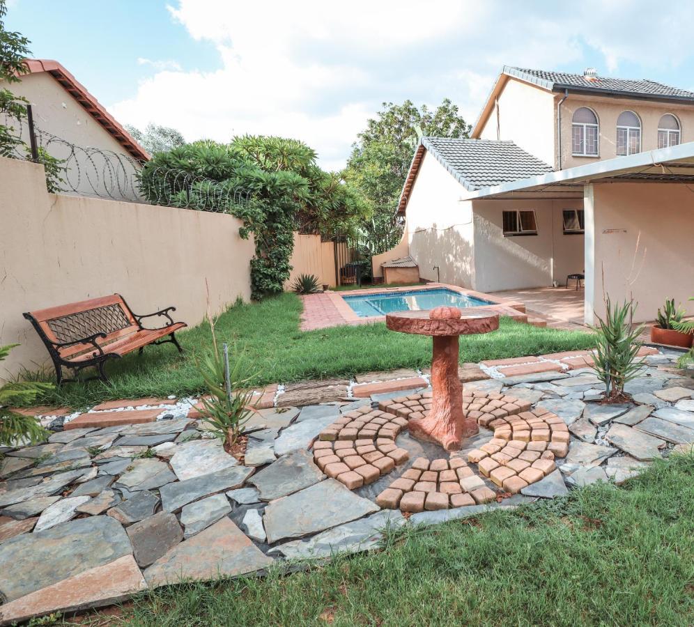 Menlyn Maine: The Exquisite Lunette Pretoria Exterior photo